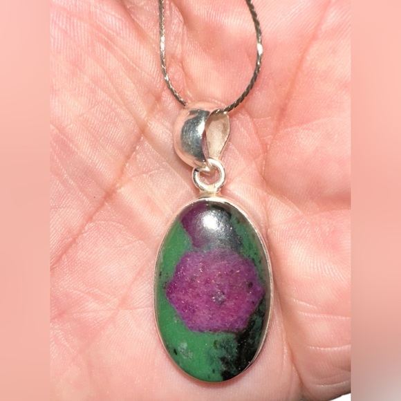 Ruby Zoisite Pendant Sterling Silver stamped 925 on 16” chain Italy 925 FAS - Picture 3 of 5